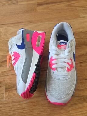 Nike White Pink Blue Retro Runner Sneakers